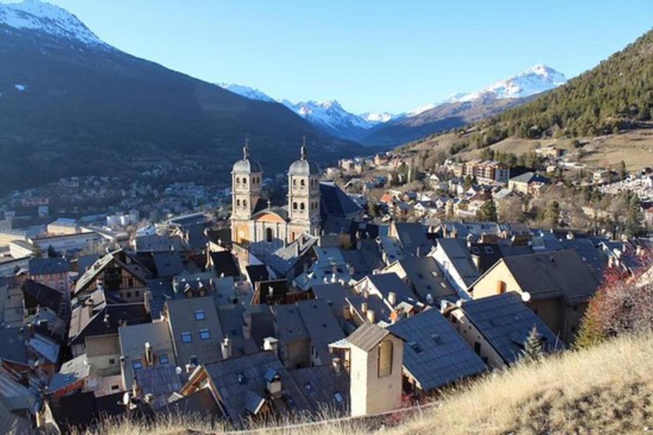 Rare Pearl With An Incredible View Of All Briancon Exterior foto